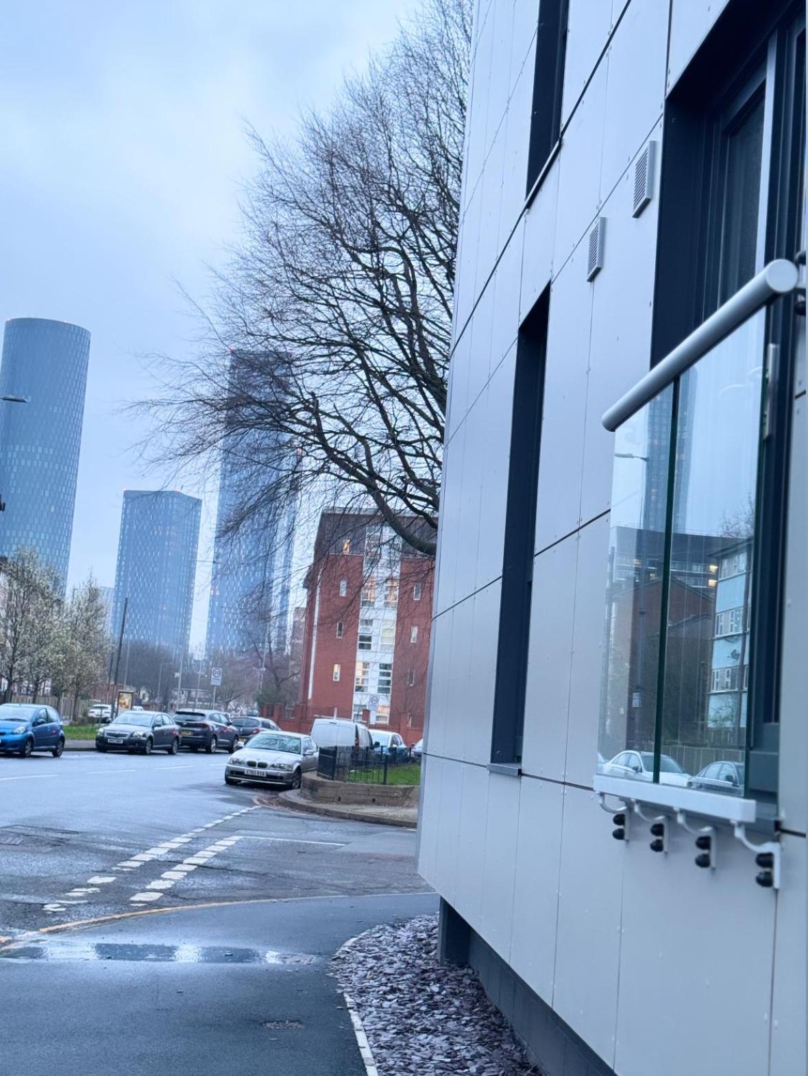 Luxury 2 Bedroom Apartment In Manchester City Centre - Free Parking Dış mekan fotoğraf
