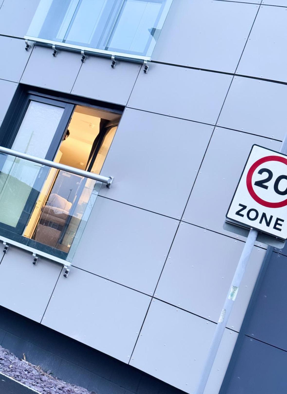Luxury 2 Bedroom Apartment In Manchester City Centre - Free Parking Dış mekan fotoğraf