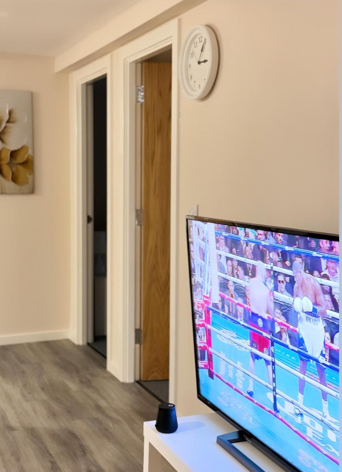 Luxury 2 Bedroom Apartment In Manchester City Centre - Free Parking Dış mekan fotoğraf