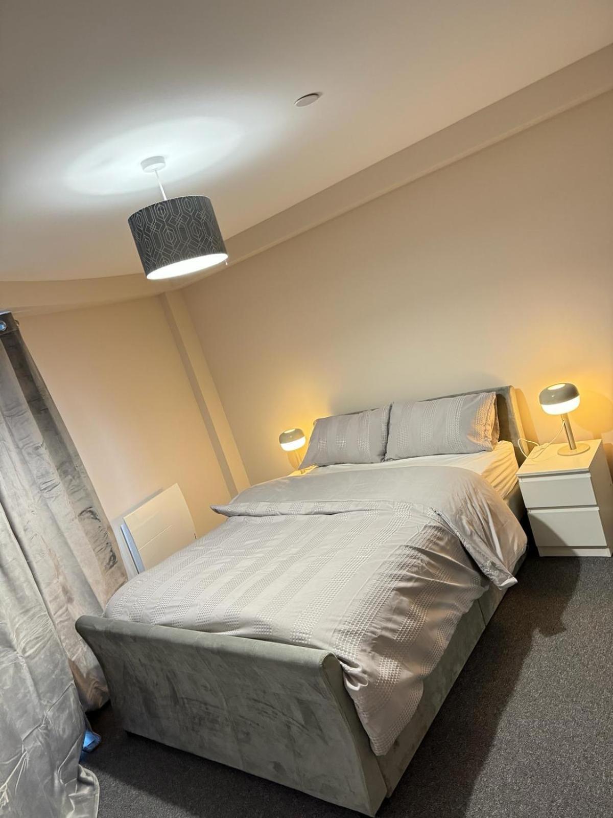 Luxury 2 Bedroom Apartment In Manchester City Centre - Free Parking Dış mekan fotoğraf
